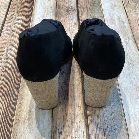 VINCE. Percey Black Suede Block Heel Size 6 - Picture 6 of 11